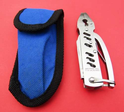 JOHN BENZEN TOOL IN STAINLESS STEEL FROM CHICAGO, USA. NOT VICTORINOX.