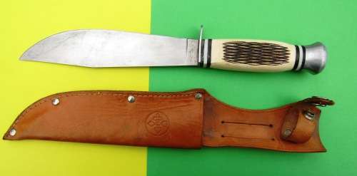 GENUINE `MUNDIAL` HUNTING/CAMPING  KNIFE WITH REAL LEATHER SHEATH. NOT VICTORINOX.