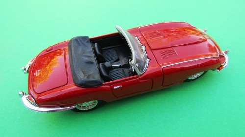 BEAUTIFUL JAGUAR XKE E-TYPE IN RED BY CORGI. PERFECT CONDITION.