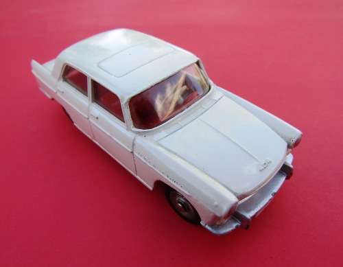 SCARCE PEUGEOT 404 BY DINKY TOYS BY MECCANO FROM FRANCE.
