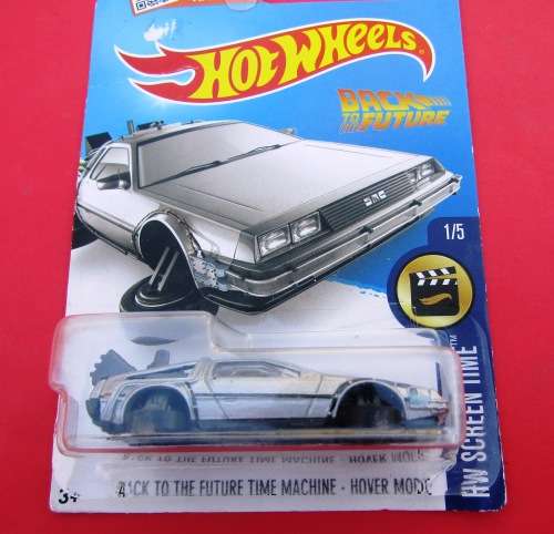 MINT AND CARDED DMC `DELOREAN` FROM `BACK TO THE FUTURE` BY HOTWHEELS `SCREEN TIME`. NOT DINKY.