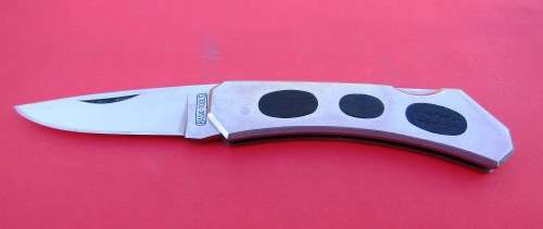GENUINE STAINLESS STEEL `BASIC TOOLS` FROM JAPAN SINGLE BLADE LOCKBLADE POCKET KNIFE.