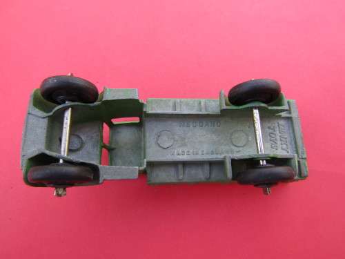 SCARCE VINTAGE DIE-CAST METAL TRUCK WITH RUBBER WHEELS BY `MECCANO DINKY` FROM ENGLAND.
