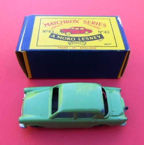 RARE NEAR MINT NO 43A `HILLMAN MINX`  IN GREEN  BY MOKO LESNEY MATCHBOX FROM ENGLAND. NOT DINKY TOY.