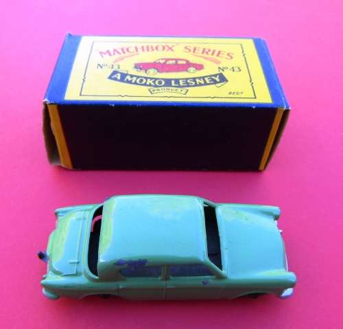 RARE NEAR MINT NO 43A `HILLMAN MINX`  IN GREEN  BY MOKO LESNEY MATCHBOX FROM ENGLAND. NOT DINKY TOY.