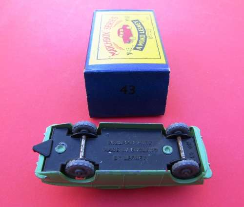RARE NEAR MINT NO 43A `HILLMAN MINX`  IN GREEN  BY MOKO LESNEY MATCHBOX FROM ENGLAND. NOT DINKY TOY.