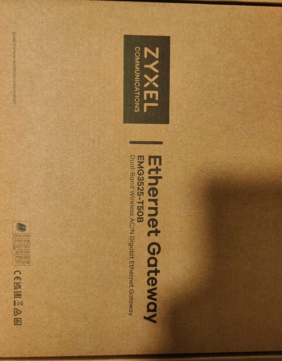 Zyxel Dual-Band Wireless AC/N Gigabit Ethernet Gateway EMG3525-T50B/P