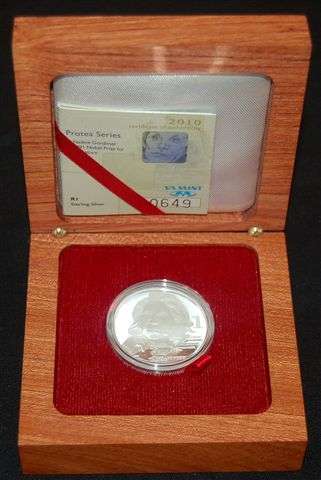 ***2010 / R2 - RSA*** Nadine Gordimer â PROOF, (Collen Pillar Mint Box with Certificate)