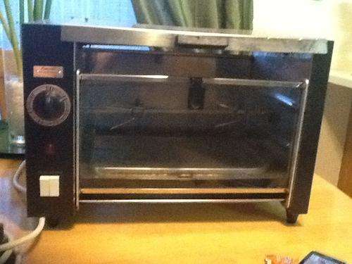 Pineware small electric cooker with grill and rotisserie 1300W