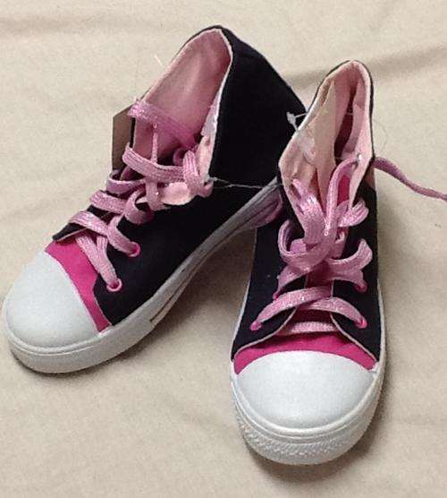 Girls hello kitty sneakers / tekkies / shoes - Edgars - size 1