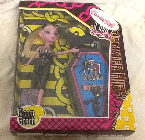 Monster high doll - gloom beach