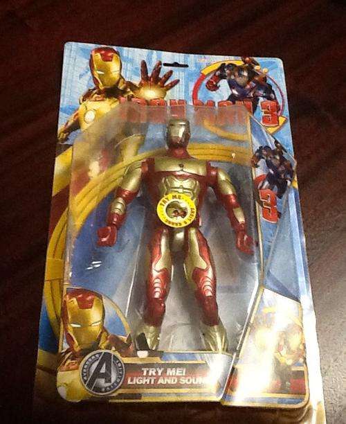 avengers - plastic iron man toy 28cm - lights and sounds