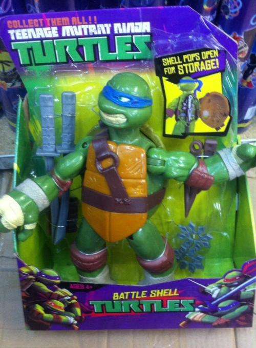 reduced Ninja turtles moveable plastic figurine 27cm - with weapons - shell pops open - blue