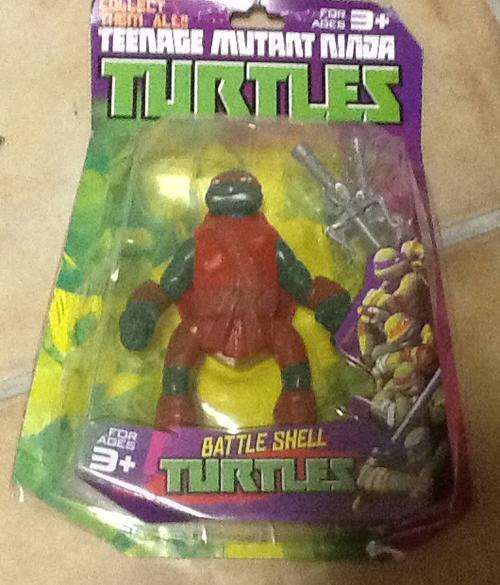 Teenage mutant Ninja turtles moveable plastic figurine 15cm  - red - reduced
