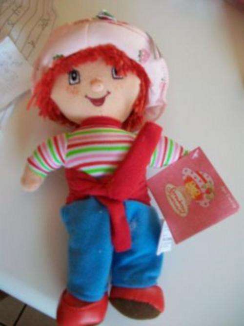 STRAWBERRY SHORTCAKE +-23CM