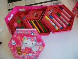 HELLO KITTY 46 PIECE ART SET