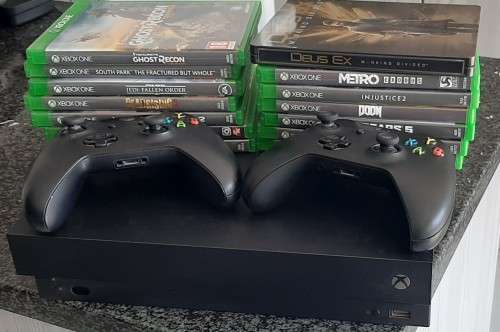 XBOX ONE X 1TB, 2 controllers and 14 games
