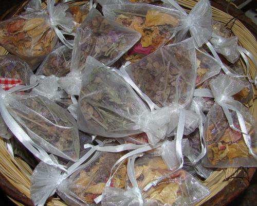 Organza bags (white) with lavender & rose