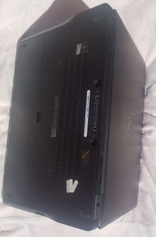 Dell Latitude Ultrabook E7450 || i7 5th Gen || 256 SSD || IMMACULATE CONDITION ||
