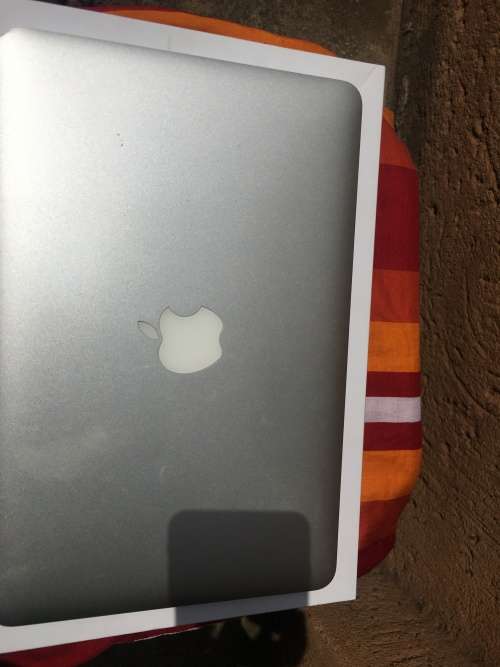MacBook || Air|| i5 5th Gen || Early 2015 || 128GB SSD || 4GB Ram || Pristine Condition ||