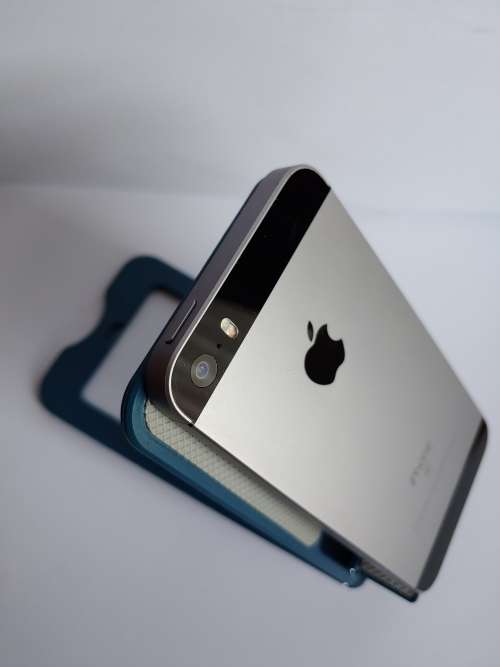 iPhone SE 1st Gen || 64GB || Space Grey || Pristine Condition