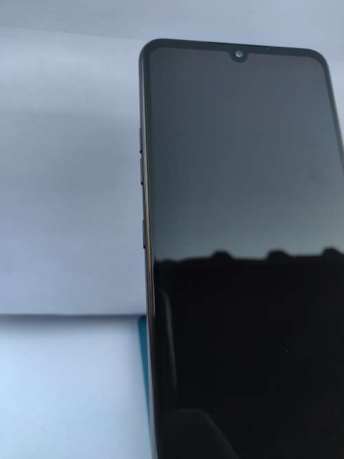 LG G8X || ThinQ || 128GB || Single Screen || Aurora Black || Practically NEW - Scratchless