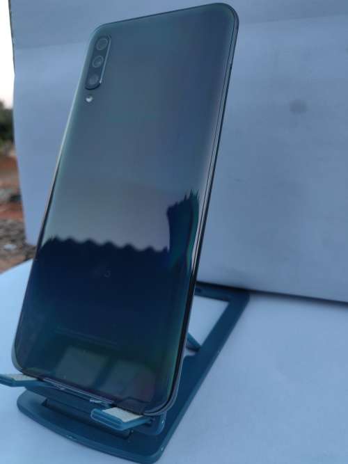 Samsung A50 || 64GB || Black || Practically NEW - Scratchless