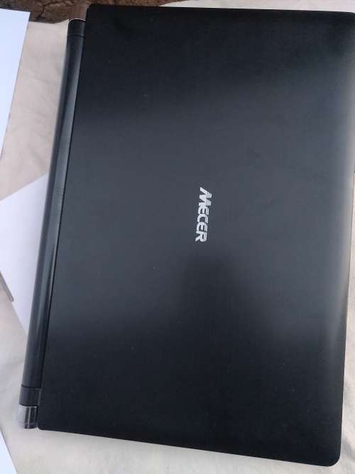 Mecer Ultrabook || Core i3 || 8GB Ram || 320GB HD || Excellent Condition