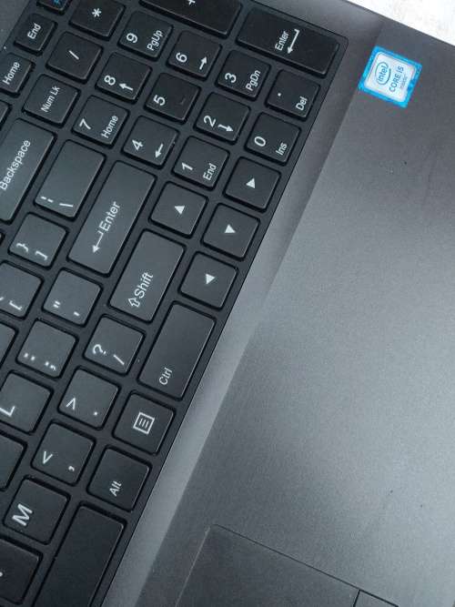 Mecer || Core i5 || 6th Gen || 8GB Ram || 256GB SSD || Immaculate Condition