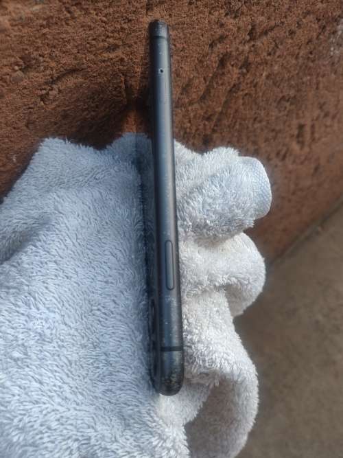 iPhone 11 || 64GB || Black || Good Condition || Please Read