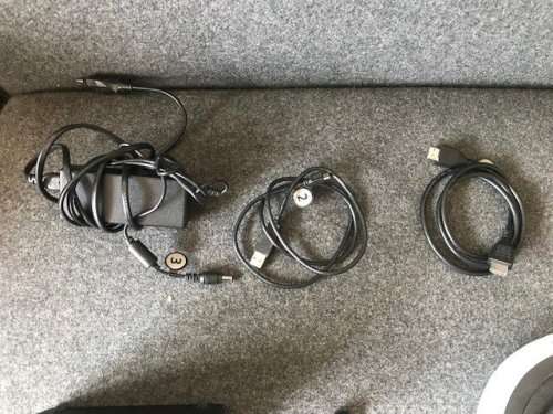 PSVR HEADSET INCLUDING 2 MOTION CONTROLLERS