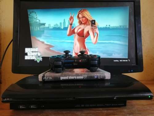 PS3 CONSOLE INCLUDING GTA V,FIFA 12,14and16 AND 3D Dot Game Heroes