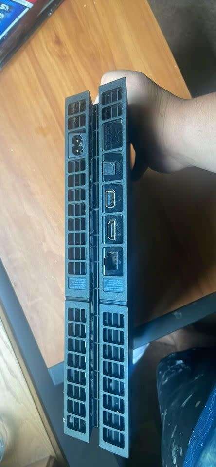 PS4 500GB CONSOLE (PLEASE READ)