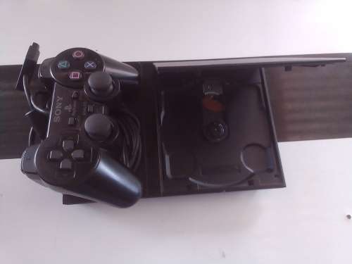 PlayStation 2 CONSOLE, ONE CONTROLLER & ONE GAME