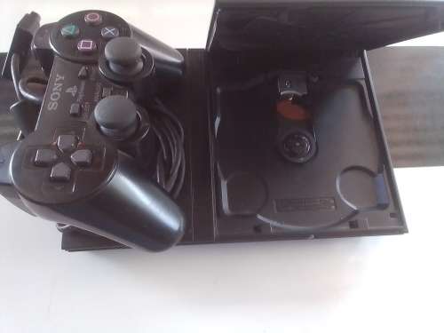 PlayStation 2 CONSOLE, ONE CONTROLLER & ONE GAME