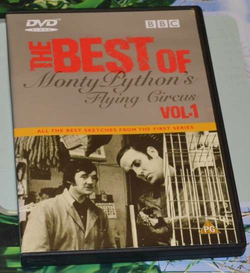 BEST OF MONTY PYTHON'S FLYING CIRCUS VOL.1