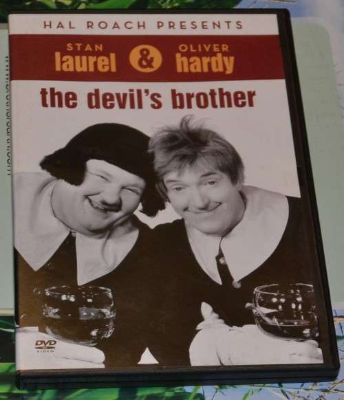 LAUREL AND HARDY DEVIL'S BROTHER