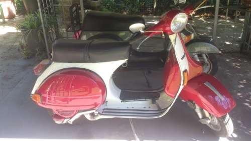 BARGAIN SEE PICTURES TWO SCOOTERS 1981 VESPA & A LML 150CC