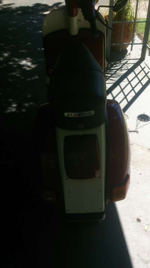 BARGAIN SEE PICTURES TWO SCOOTERS 1981 VESPA & A LML 150CC