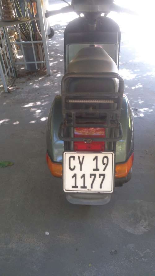 BARGAIN SEE PICTURES TWO SCOOTERS 1981 VESPA & A LML 150CC