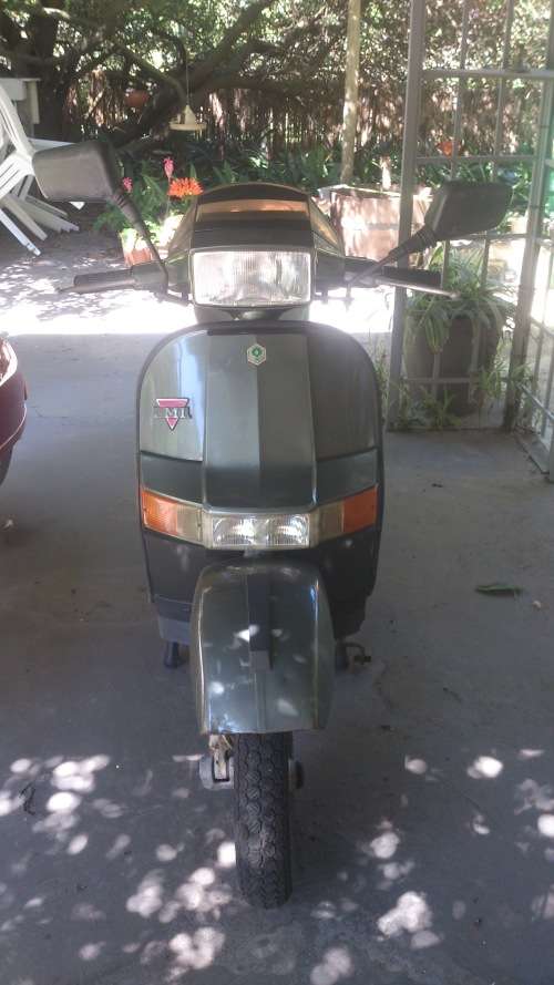 BARGAIN SEE PICTURES TWO SCOOTERS 1981 VESPA & A LML 150CC