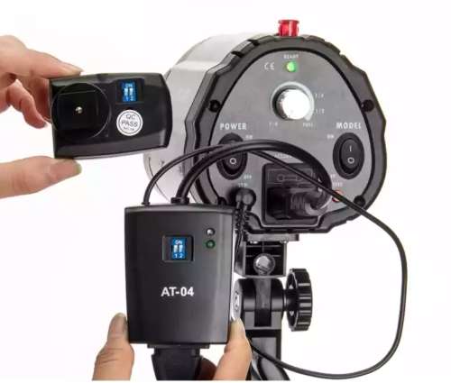 Godox AT-04 /4 Channels Wireless Radio Flash Trigger Transmitter Receiver