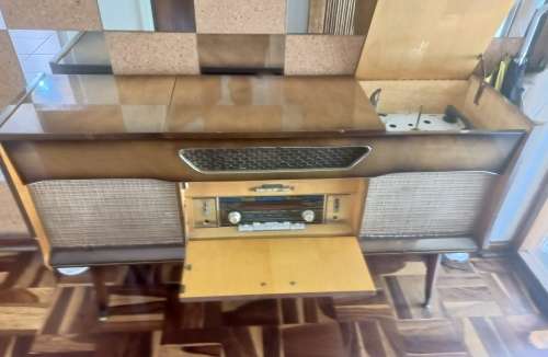 Antique Radio Gram