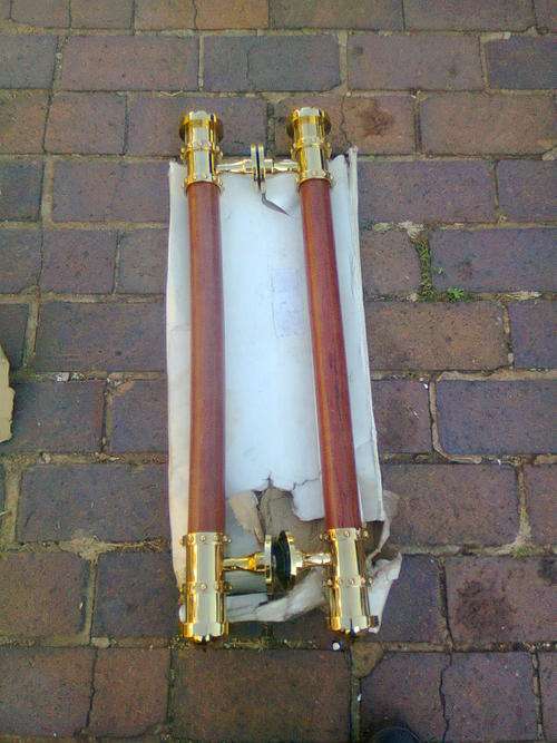 wow beautiful door handle brass + wood