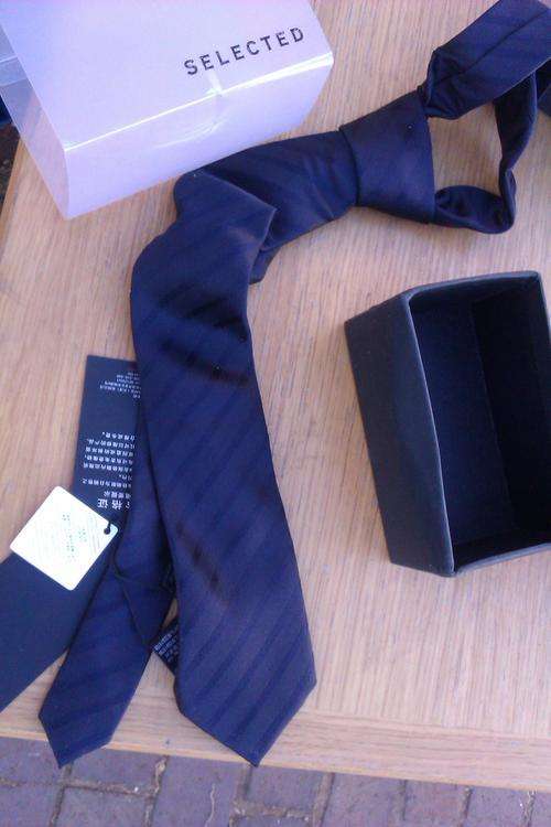 Navy blue tie 100% silk