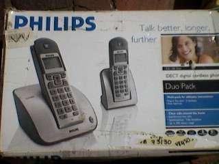 2 CORDLESS PHONE CLASSY LOOKING