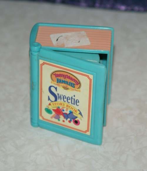 Teeny Weeny Families sweetie store plus 33cm Flying Fairy Doll