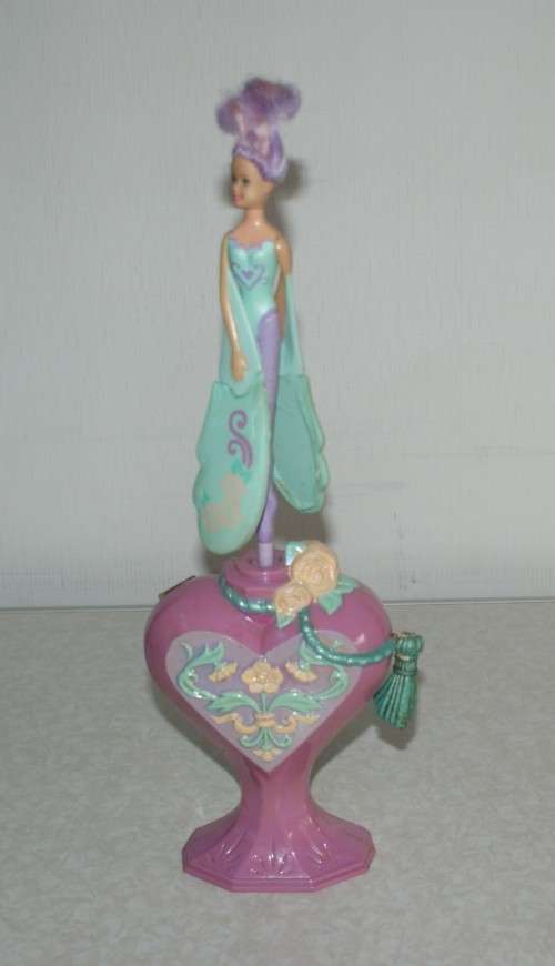 Teeny Weeny Families sweetie store plus 33cm Flying Fairy Doll