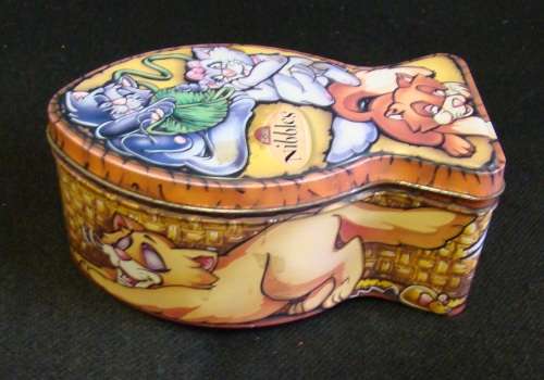 Beeno dog and Nibbles cat biscuit tins