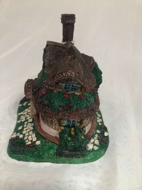 Polyresin miniature House ornament